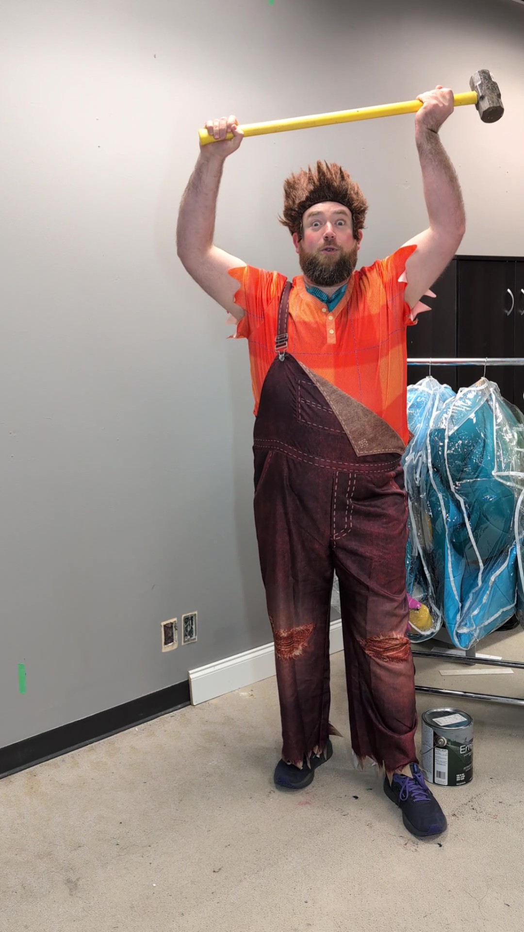 Get ready to wreck the party in the best way possible with this Men's Plus Size Wreck It Ralph Costume! Featuring Ralph’s signature overalls and checked shirt, this look delivers big character energy for Disney fans who aren't afraid to stand out.